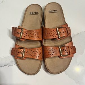 Earth Sand Antiqua Sun Orange perforated leather sandals size 8
